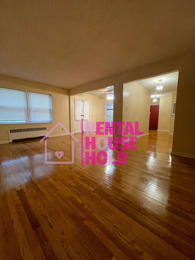Building Photo - 2 Bedroom 1 Bath Condo-Security Deposit Sl...