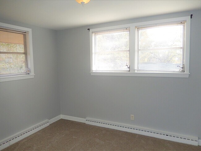 Building Photo - 106 Byron Pl