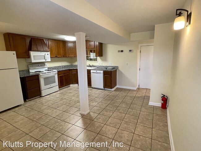 Building Photo - 2 br, 1 bath House - 340 Hollis Road