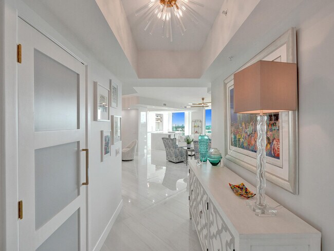 Building Photo - 411 N New River Dr E