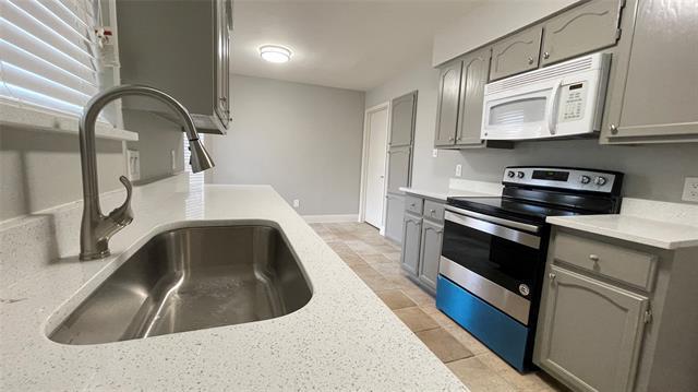 Building Photo - 2217 Roman Ct