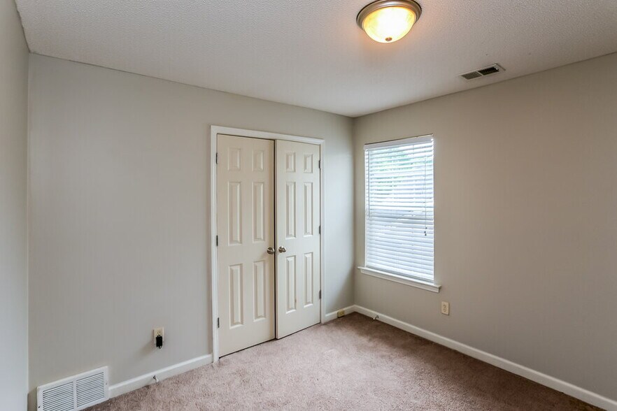 Building Photo - 4832 Ashcroft Dr