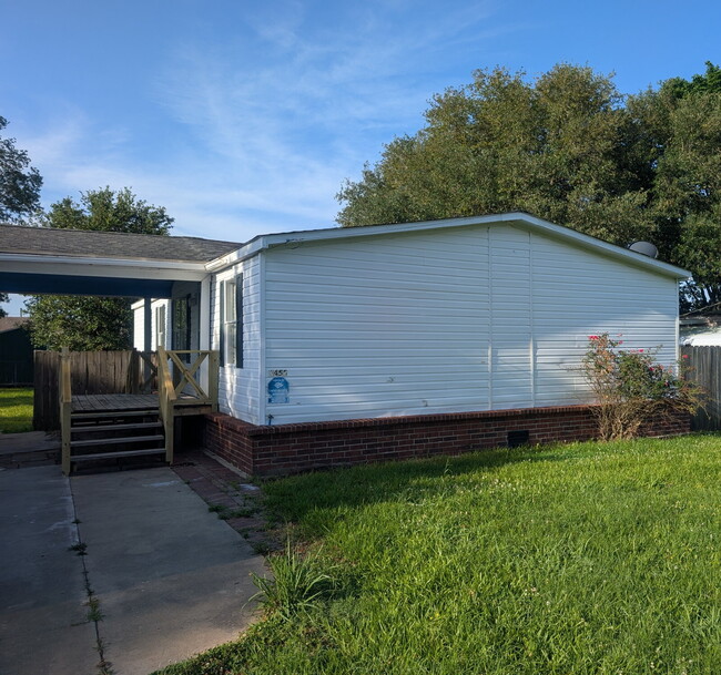 Primary Photo - Home for rent in Ville Platte