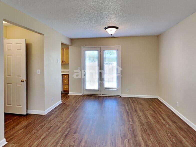 Building Photo - 2849 Elijah Dr