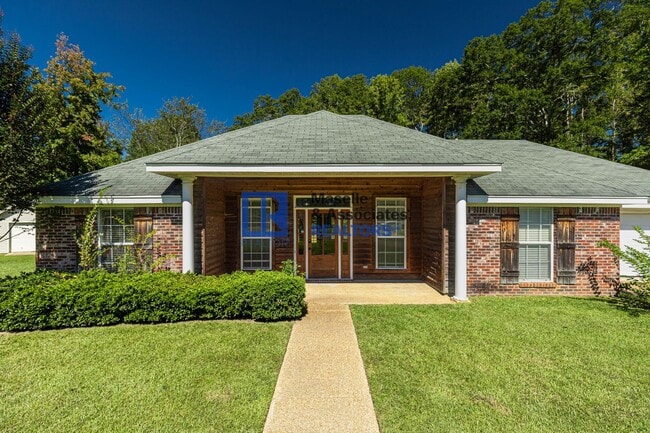Building Photo - 3 Bed/2 Bath Home in Pearl