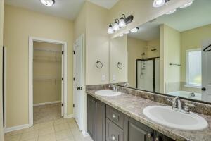 Building Photo - 3631 Mossland Dr