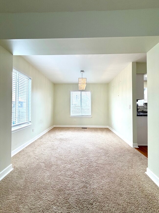 Building Photo - 665 Lakewood Farms Dr