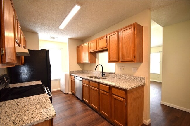 Building Photo - 207 SE 16th St