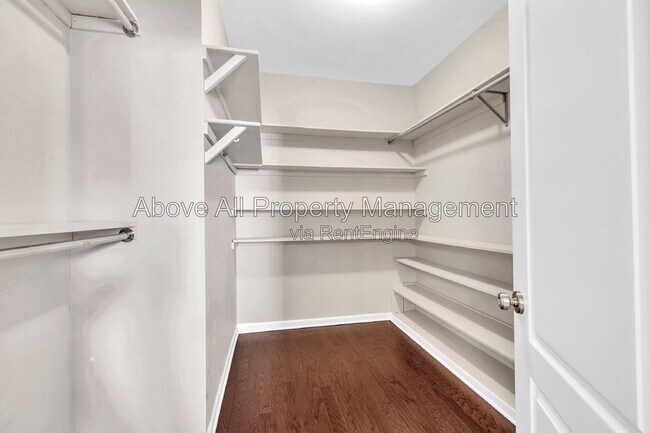Building Photo - 2 Horton Grove Ct