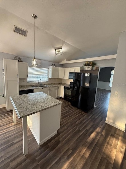 Building Photo - 5841 Dorham Pl