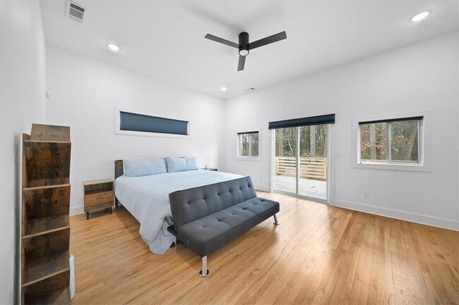 Building Photo - 1846 Rogers Ave SW