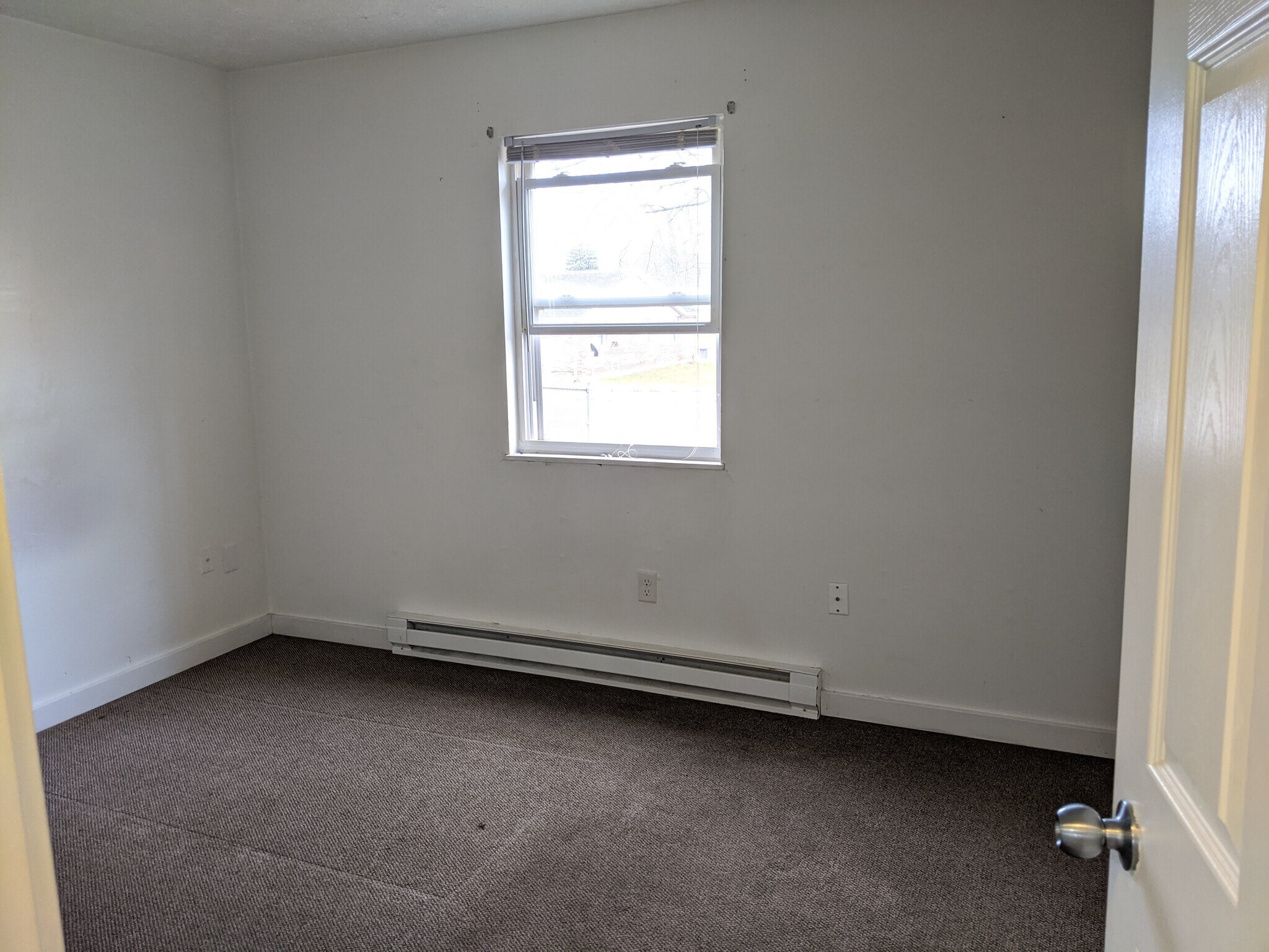 Master Bedroom - 1227 Hilltop Dr