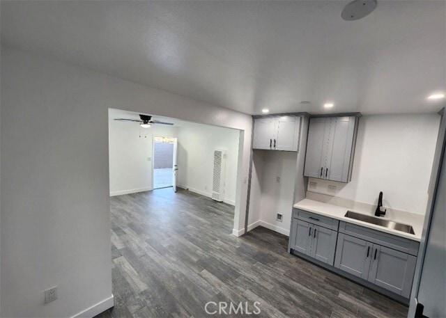 Building Photo - 714 W 95th St