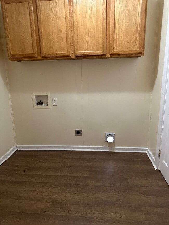 Building Photo - Home for rent