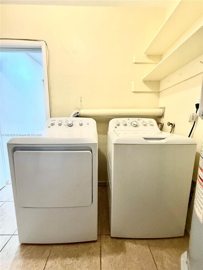 Building Photo - 1340 Miami Springs Ave