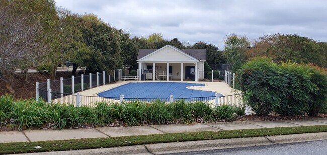 Community Pool - 412 Collingsworth Ln