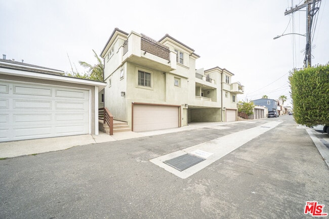 Building Photo - 642 Hermosa Ave