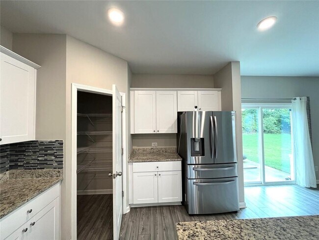 Building Photo - 4707 Waxwing St