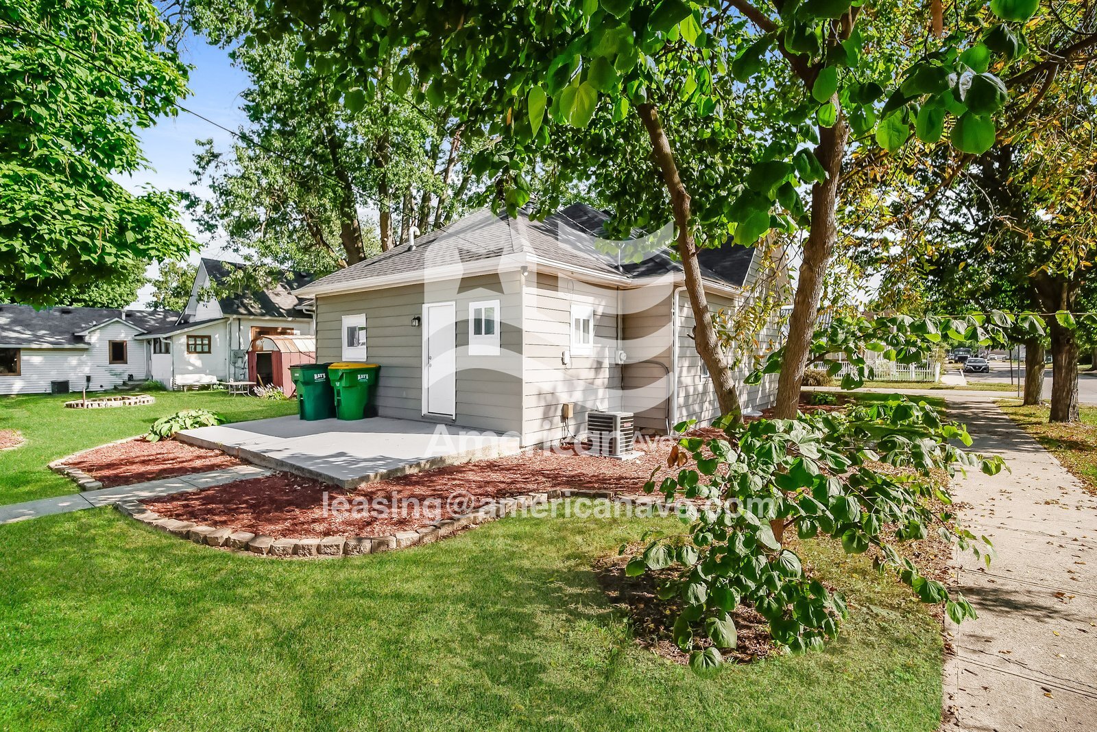 Building Photo - 724 W Royal St