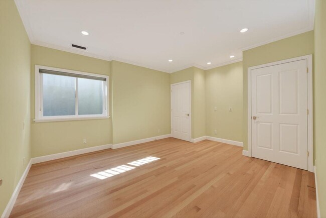 Building Photo - 18270 Baylor Ave