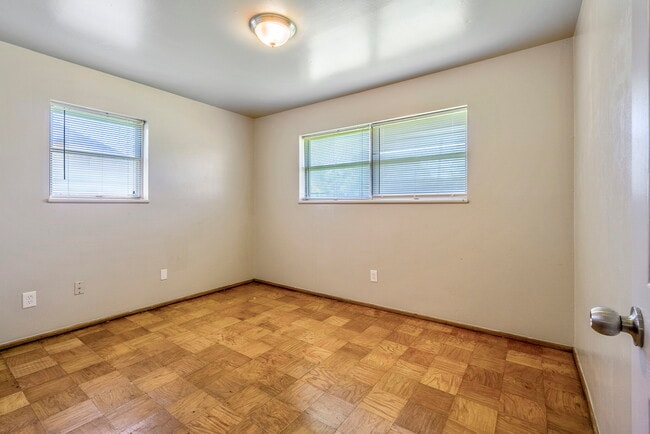 Building Photo - 1509 NE 33rd St