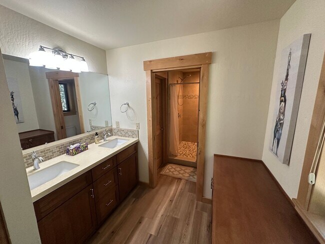 Building Photo - Welcoming 3 Bed Ski Lease in Tahoe Donner