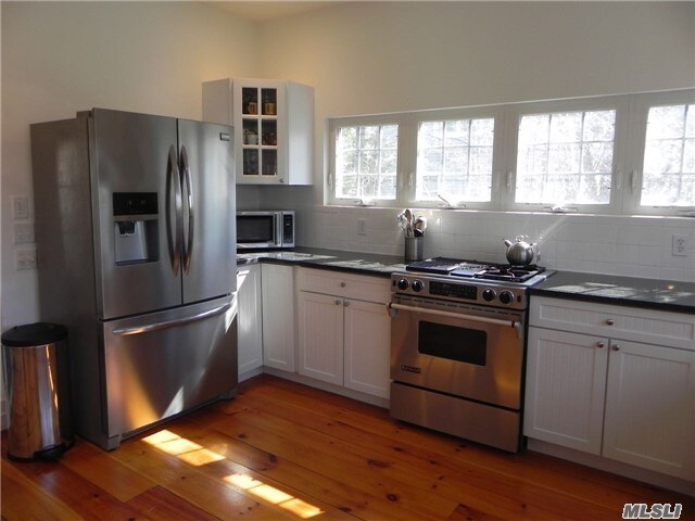 Building Photo - 20 Cove Neck Ln