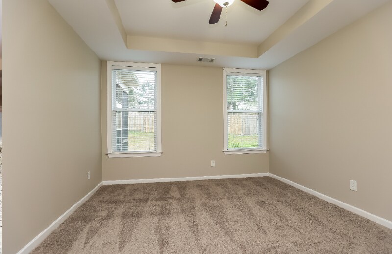 Building Photo - 4336 Silver Oaks Dr