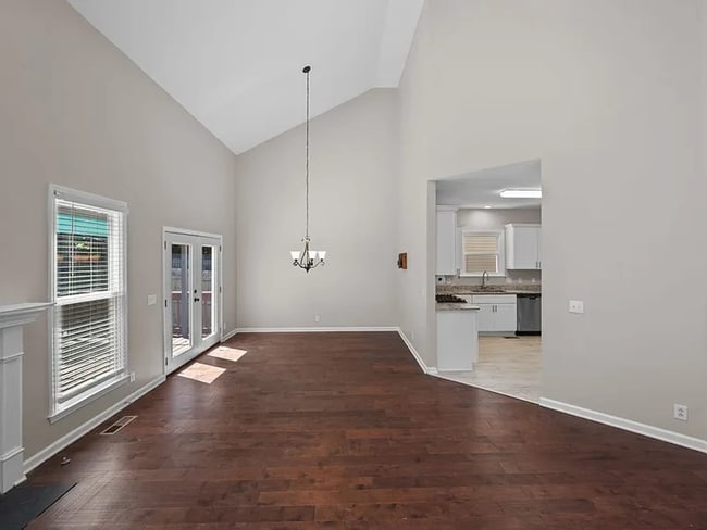 Building Photo - Great 4BR Bellevue Home