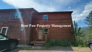 Building Photo - Lovely Townhome in Bailey!
