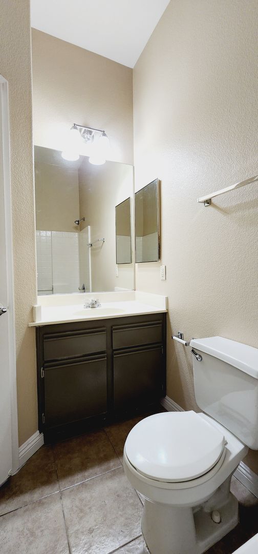 Building Photo - HAVE YOU SEEN THIS???