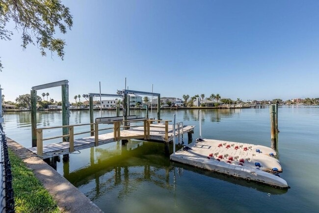 Building Photo - 16114 5th St E