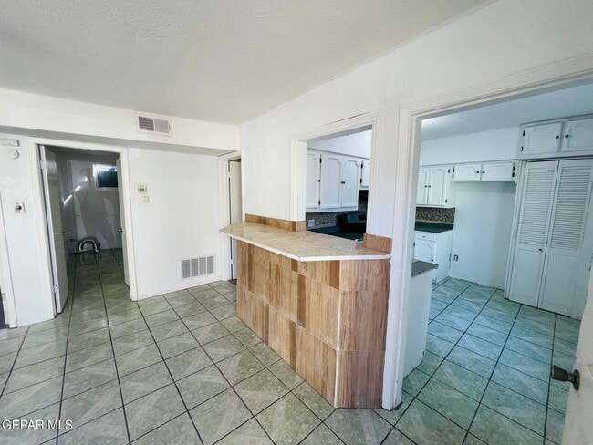 Building Photo - 129 Tassie Way