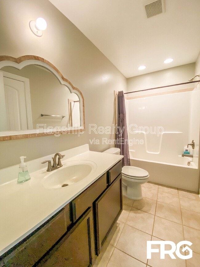Building Photo - 203 Carew Dr