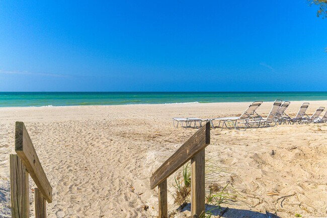 Primary Photo - Gulf of Mexico Drive, Longboat Key