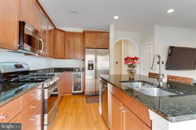 Building Photo - 2149 Red Vine Dr