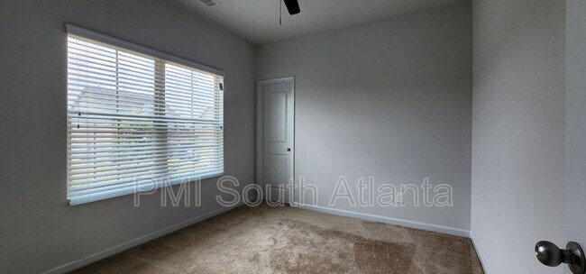 Building Photo - 633 Amrose Way