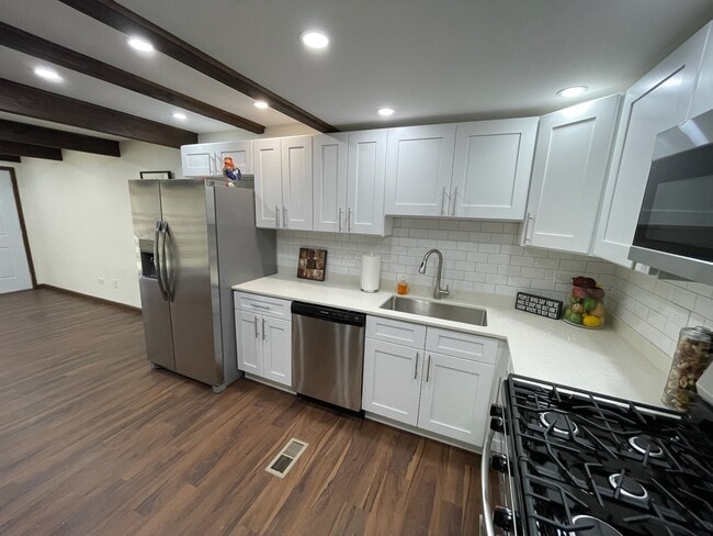 Building Photo - 149 Forest Ave