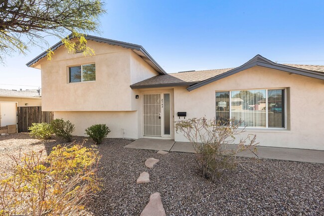 Building Photo - Great Location close to Old Town Scottsdale!
