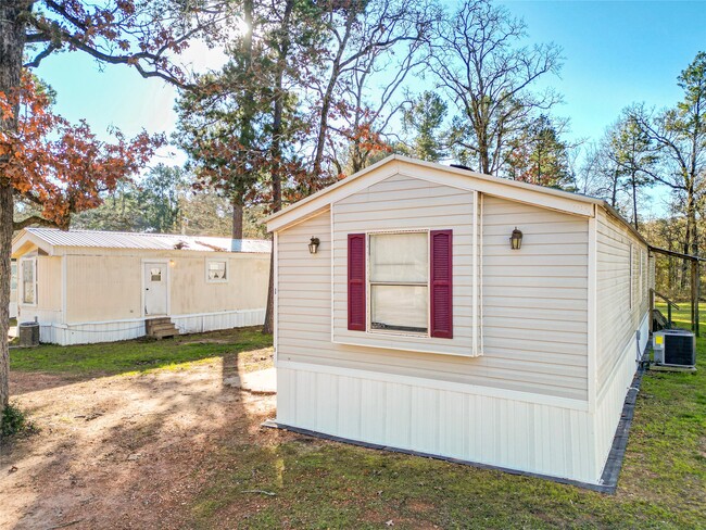 Building Photo - 1202 US-190