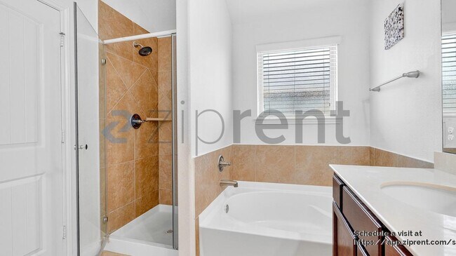 Building Photo - 1933 Howth Ave