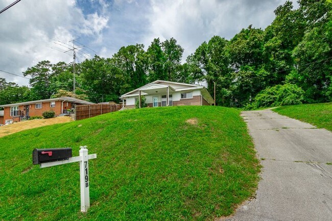 Building Photo - 719 Mcgowan Rd