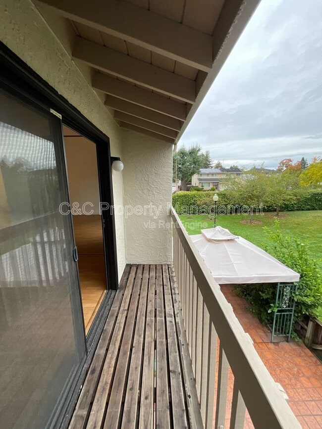 Building Photo - 6628 Wildwood Ct