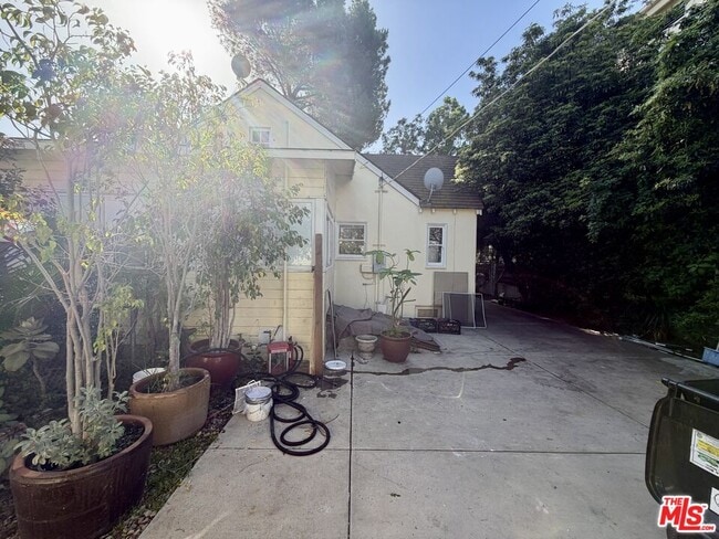 Building Photo - 14119 Erwin St