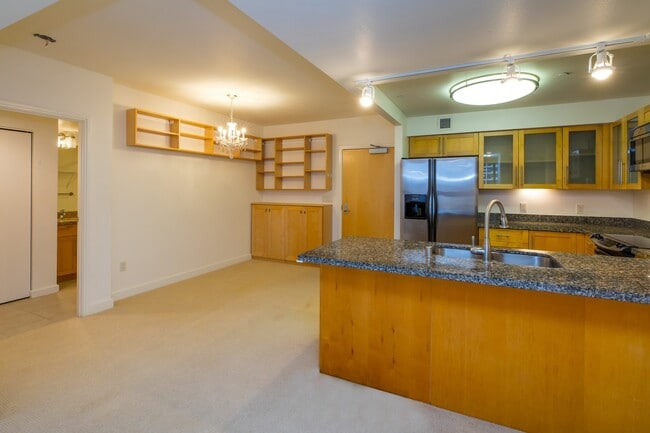 Building Photo - High Floor - Ocean and City Views - Keola ...