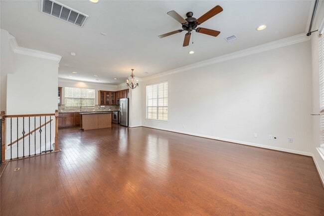 Building Photo - 3008 Clearview Cir