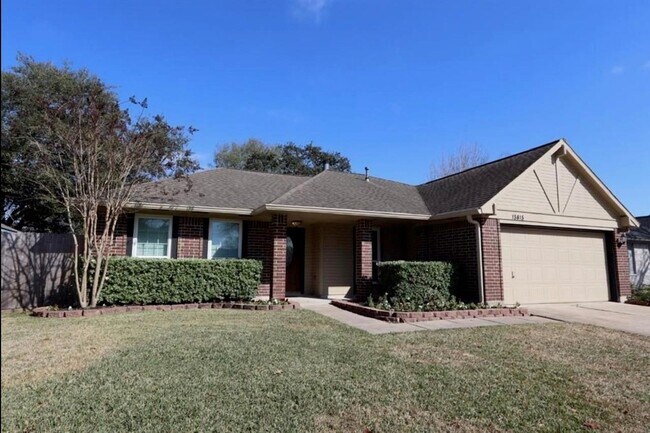 Building Photo - 15815 Pilgrim Hall Dr