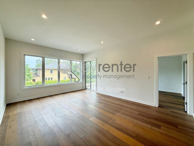 Building Photo - 411 Fairpoint St