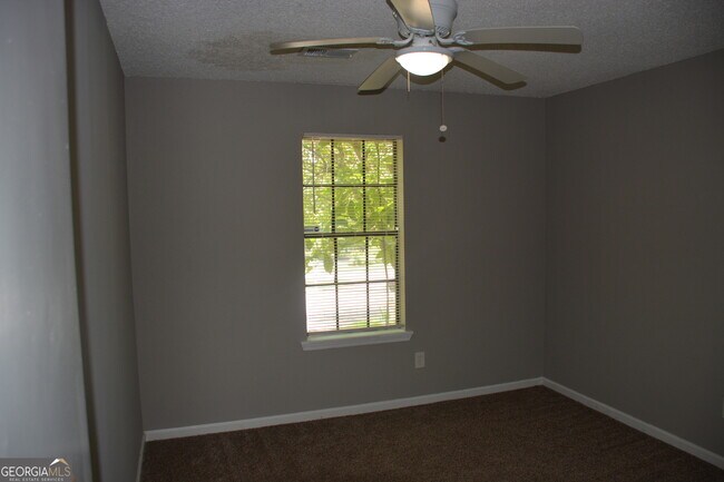 Building Photo - 4952 Isle Royal Ct