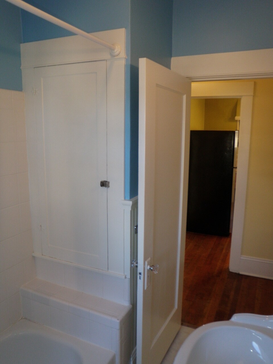 Building Photo - 5046 NE Mallory Ave